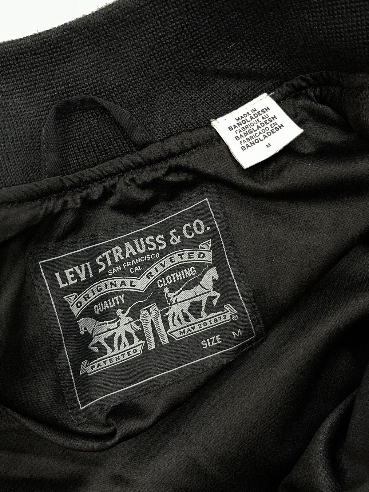 Levi's Mens Levis Black Bomber Jacket Size M Size US M / EU 48-50 / 2 - 9 Thumbnail