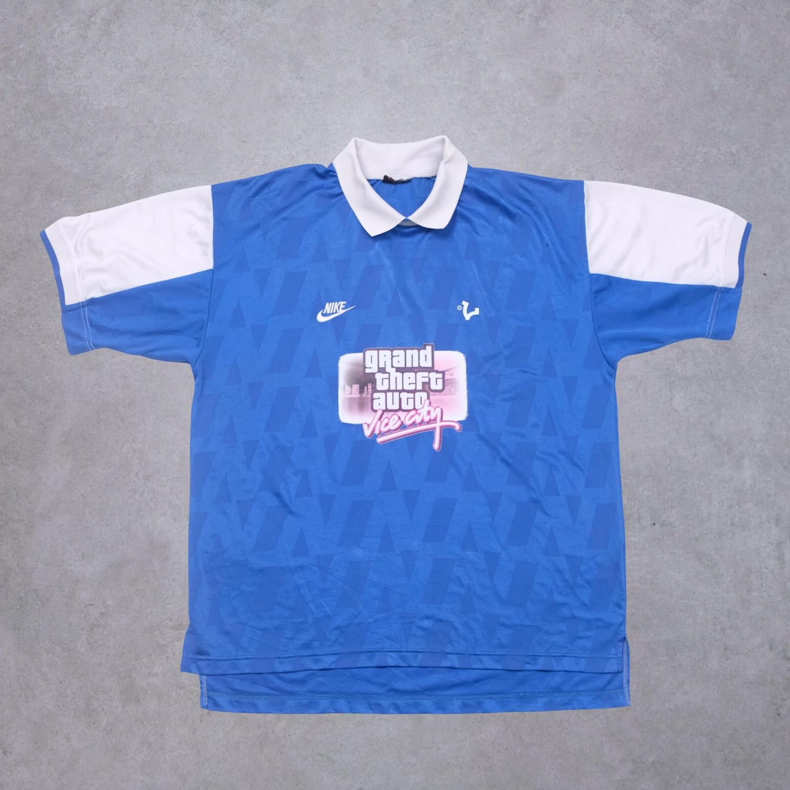 Nike VICE Footbal Store x Grand Theft Auto Custom Football Shirt Size US L / EU 52-54 / 3 - 1 Thumbnail