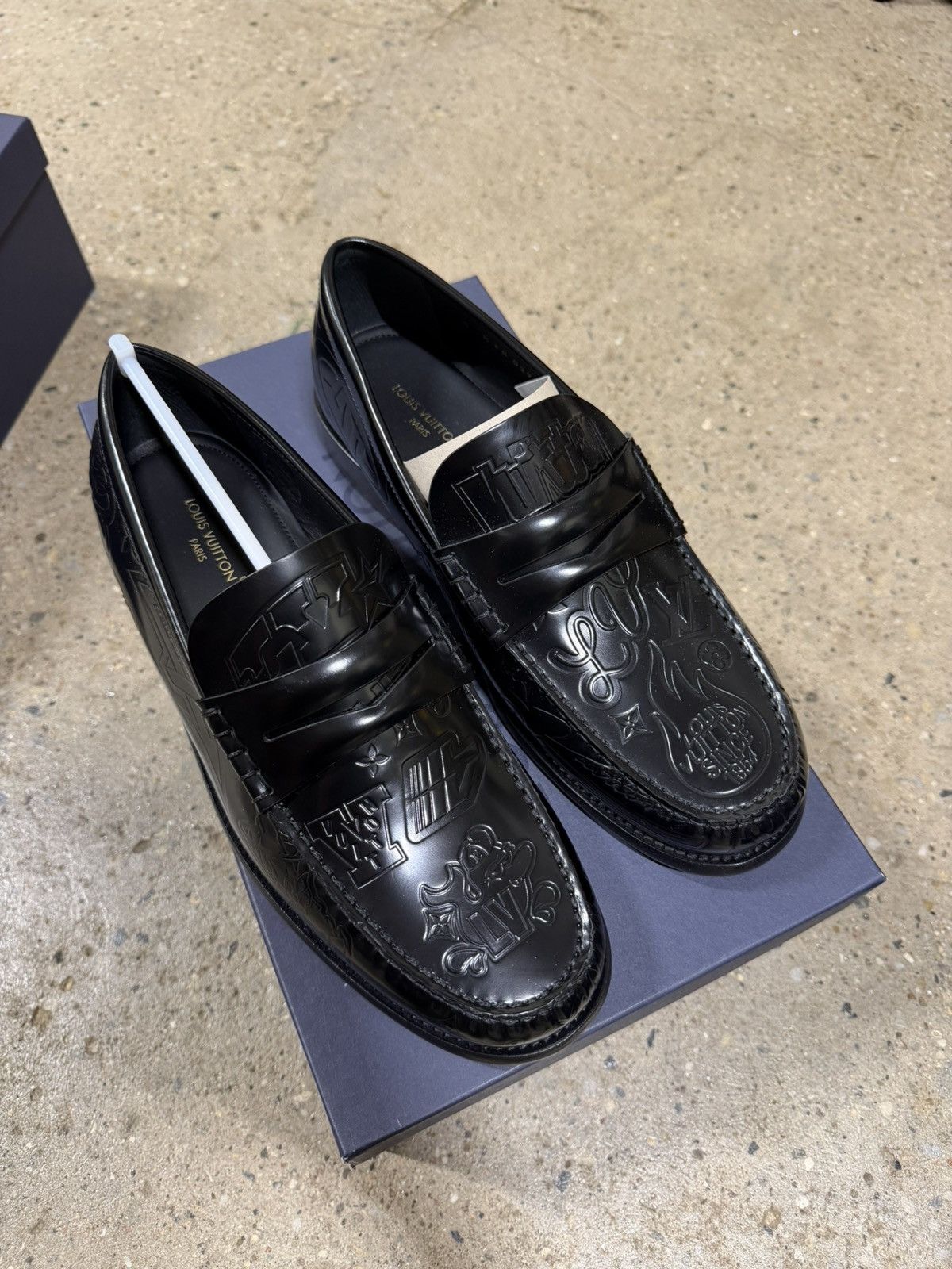 Louis Vuitton Louis Vuitton Embossed Graphic Penny Loafer NEW 1400$ Size US 9 / EU 42 - 7 Thumbnail