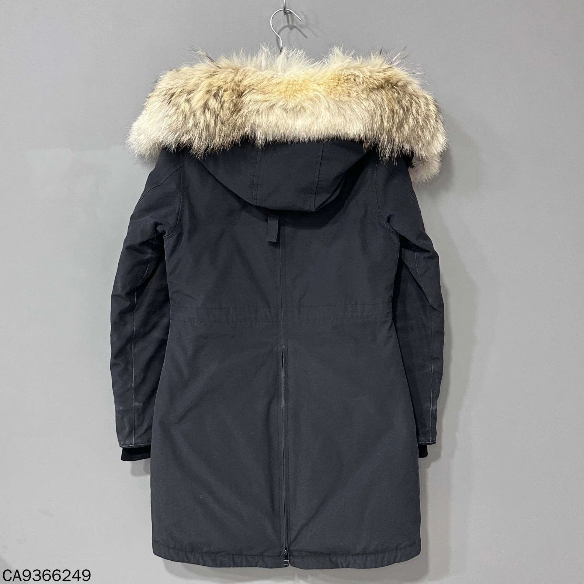 Canada Goose Canada Goose black mid-length fur trim down parka XS Size XS / US 0-2 / IT 36-38 - 3 Thumbnail
