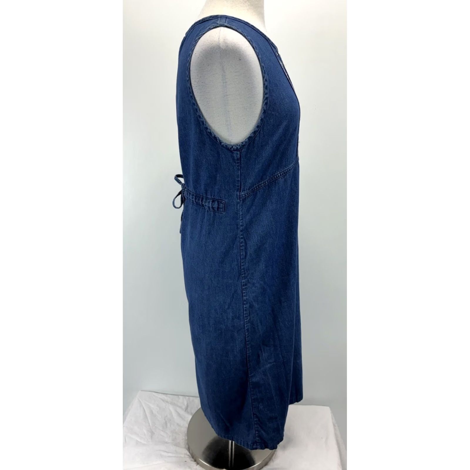 Vintage VINTAGE Erika & Co Denim Jumper Midi Dress Women's S Blue Floral Embroidered Cottage 90s Modest Back Tie Sleeveless Round Neck Casual Womens Size S / US 4 / IT 40 - 4 Thumbnail