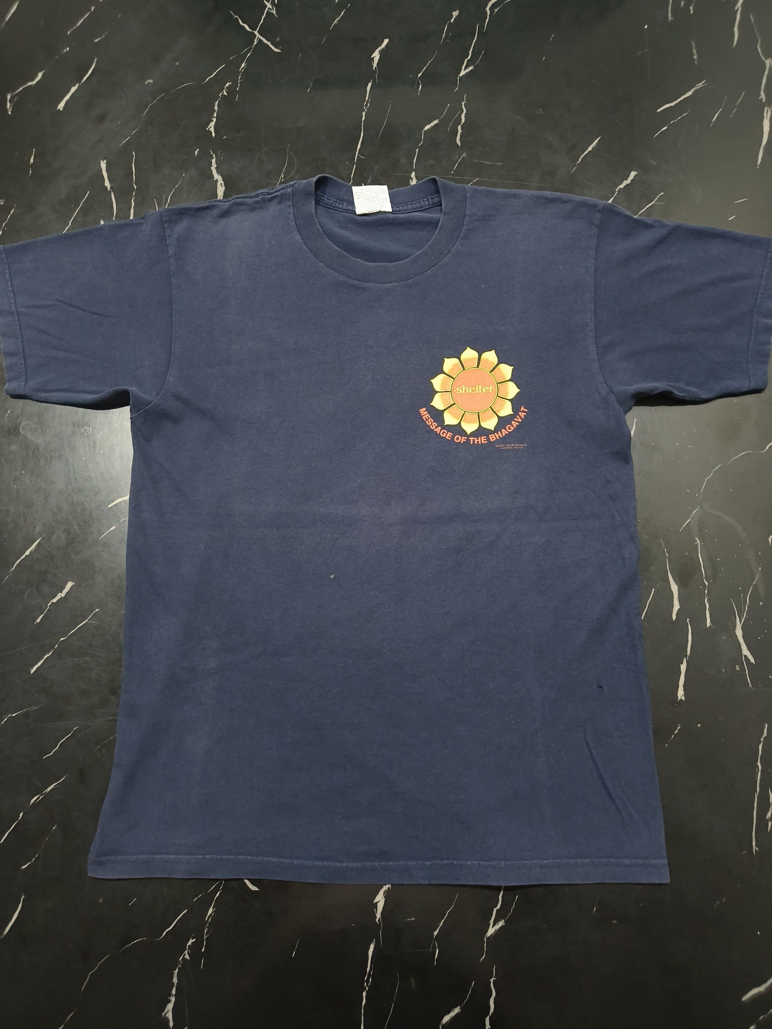 Band Tees Vintage 90s Shelter "Message of the bhagavat" shirt Size US L / EU 52-54 / 3 - 3 Thumbnail