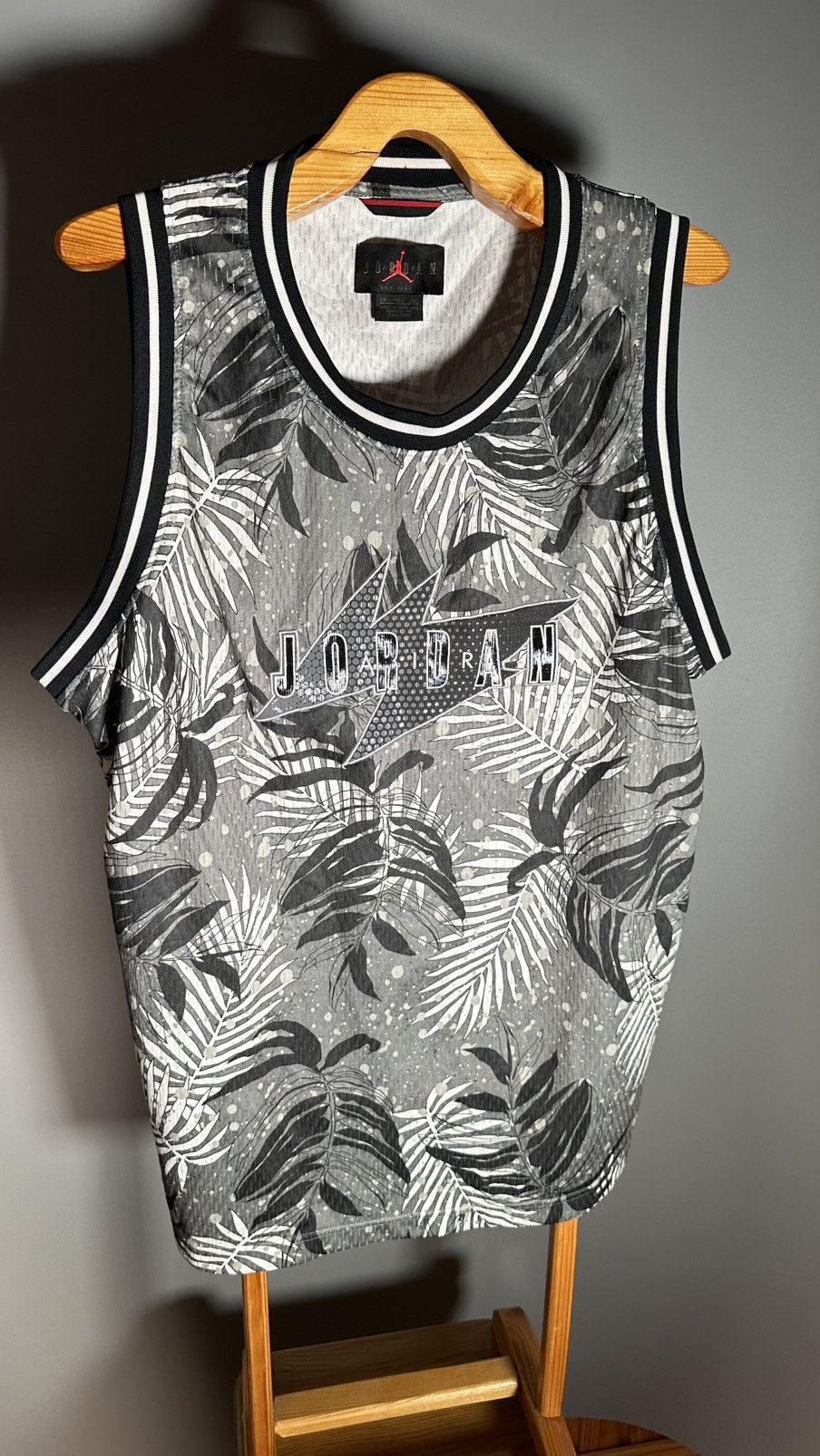 Nike NIKE Air Jordan Wings Floral Basketball Jersey🔥 Size US XXL / EU 58 / 5 - 7 Thumbnail