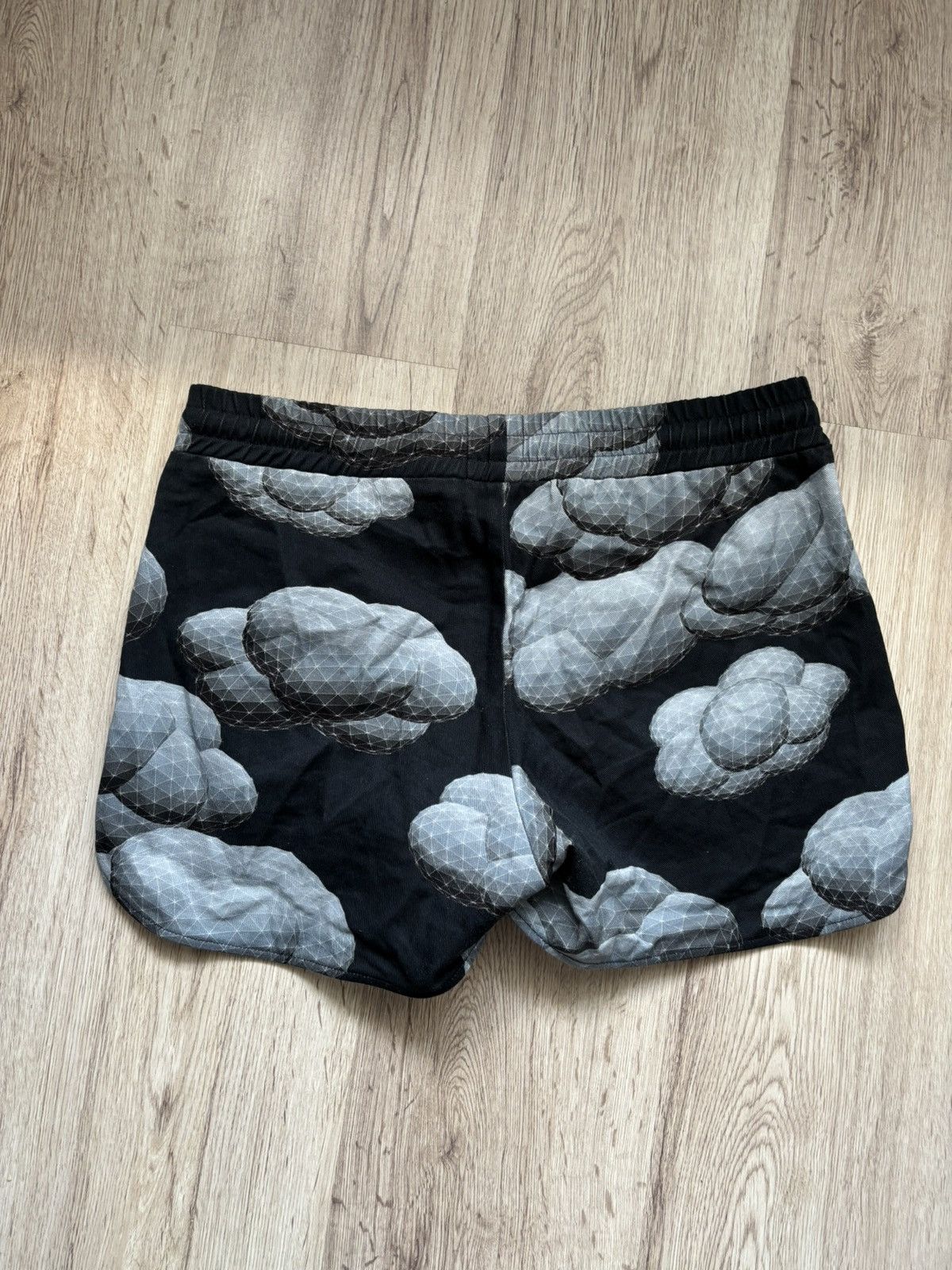 Julian Zigerli Julian Zigerli Geometric Cloud Print Running Shorts – Size S Size US 30 / EU 46 - 15 Thumbnail