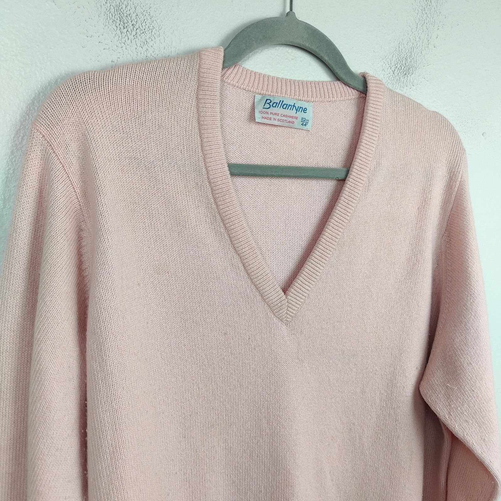 Other Vintage Ballantyne Cashmere Sweater Mens Large Pink V-Neck Size US L / EU 52-54 / 3 - 2 Thumbnail