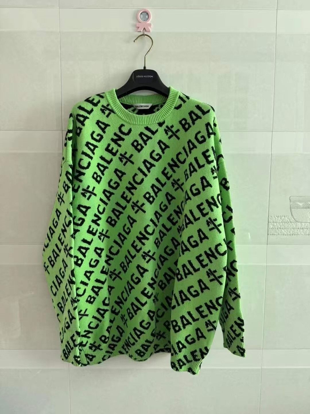 Balenciaga balenciaga logo print green sweater Size US S / EU 44-46 / 1 - 1 Thumbnail