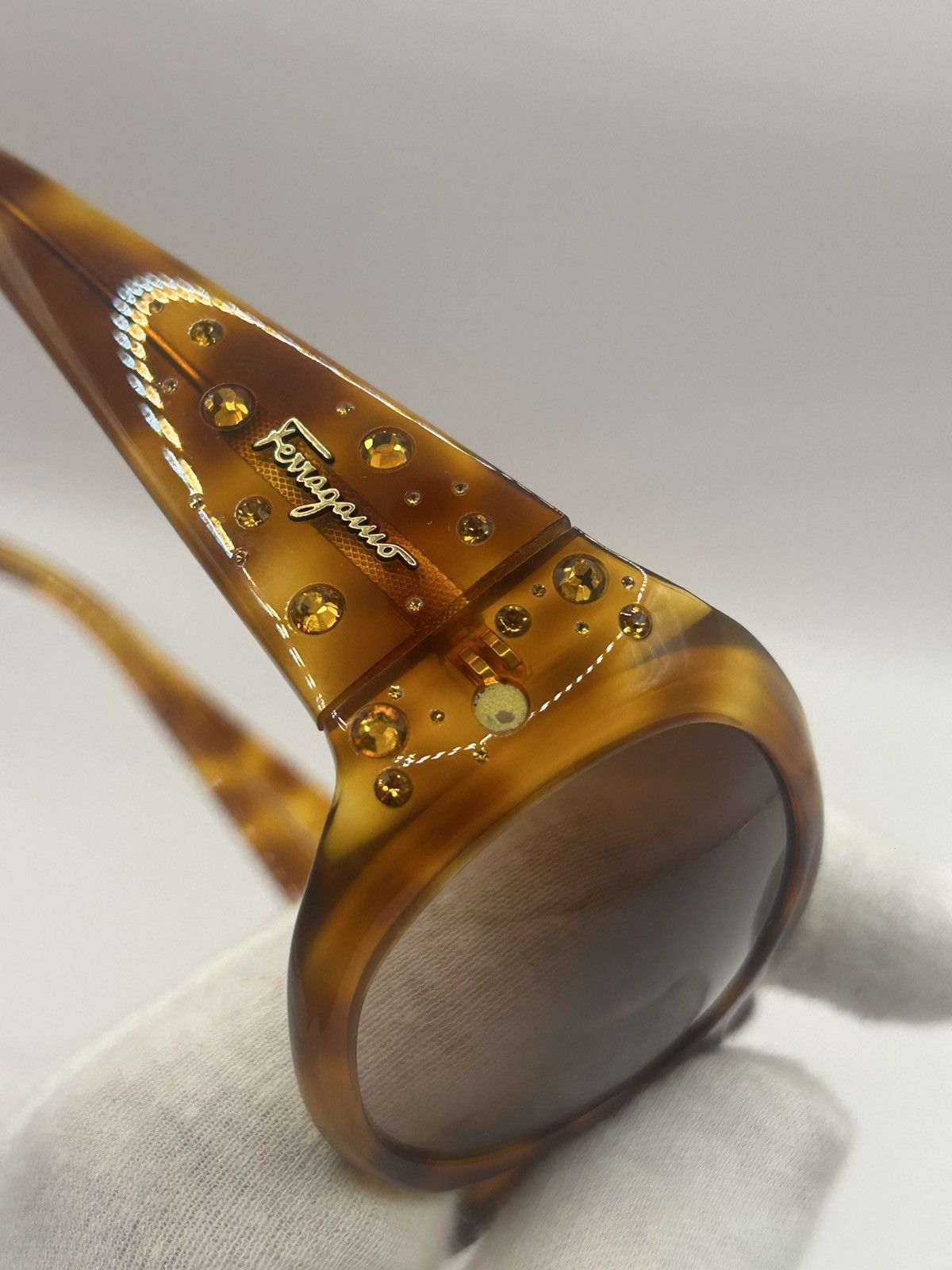 Salvatore Ferragamo Salvatore Ferragamo Sunglasses 2147-B Size ONE SIZE - 4 Thumbnail