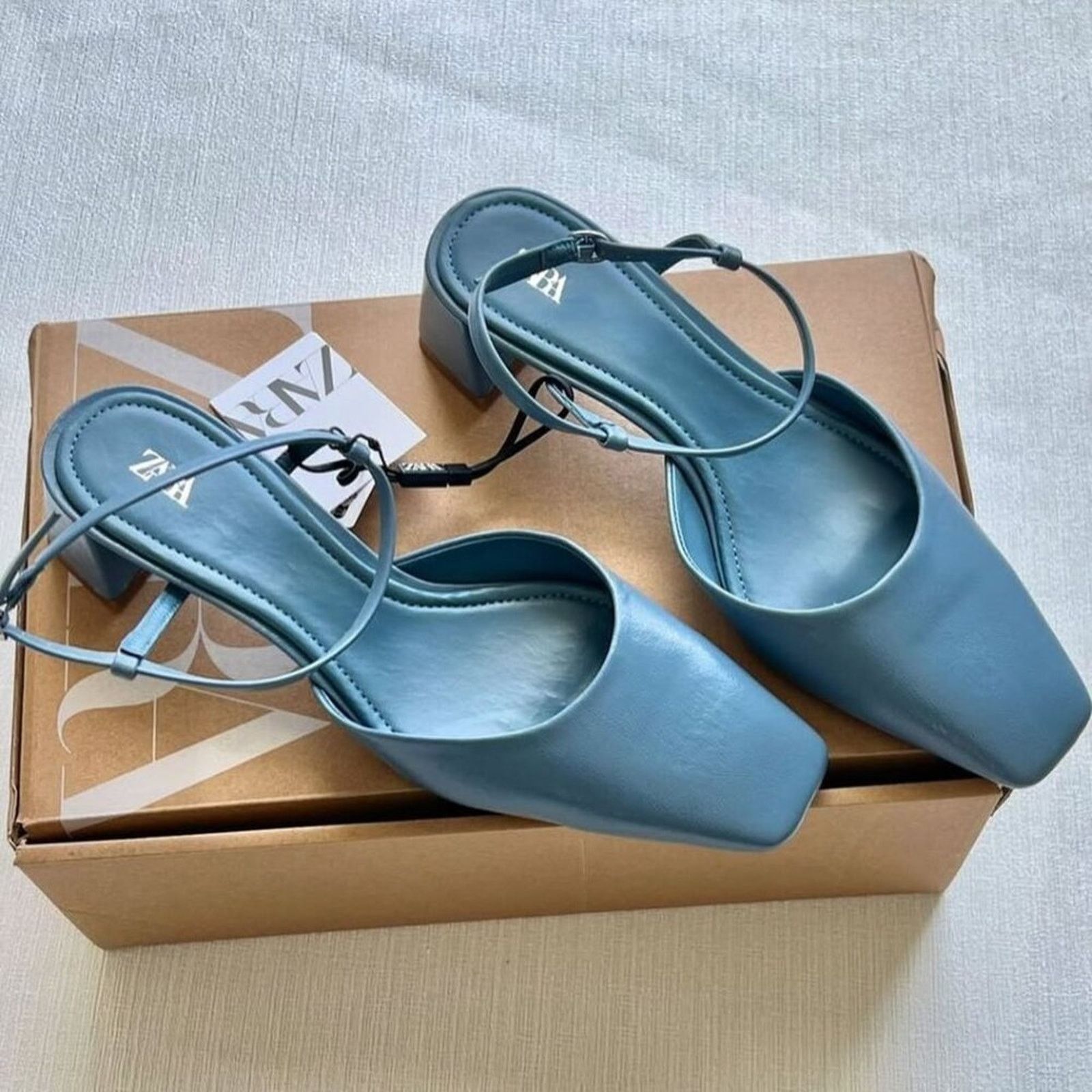 Zara Zara Blue Square Toe Slingback Block Heels NWT Size US 7.5 / IT 37.5 - 7 Thumbnail