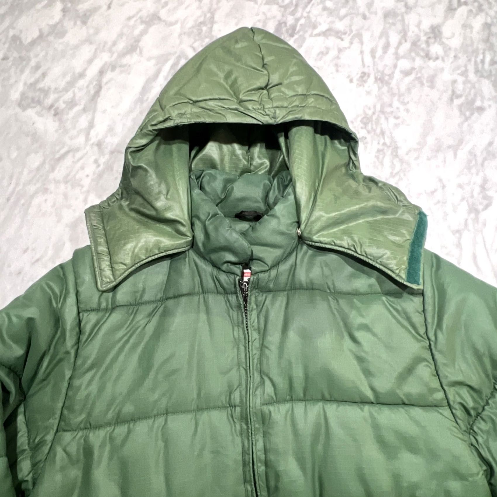 Vintage VINTAGE Frostline Kit Puffer Down Jacket Men S Green Hooded Nylon Zip Short 90s Outdoor Winter Size US S / EU 44-46 / 1 - 4 Thumbnail