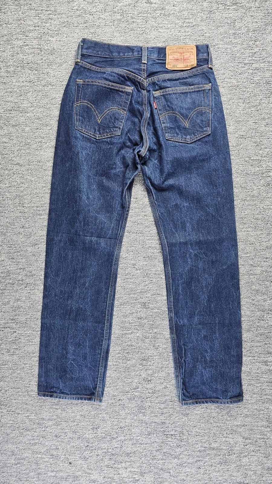 Levi's Levi's 501 Original Fit Dark Wash Jeans W28 L32 Button Fly Size US 28 / EU 44 - 2 Thumbnail