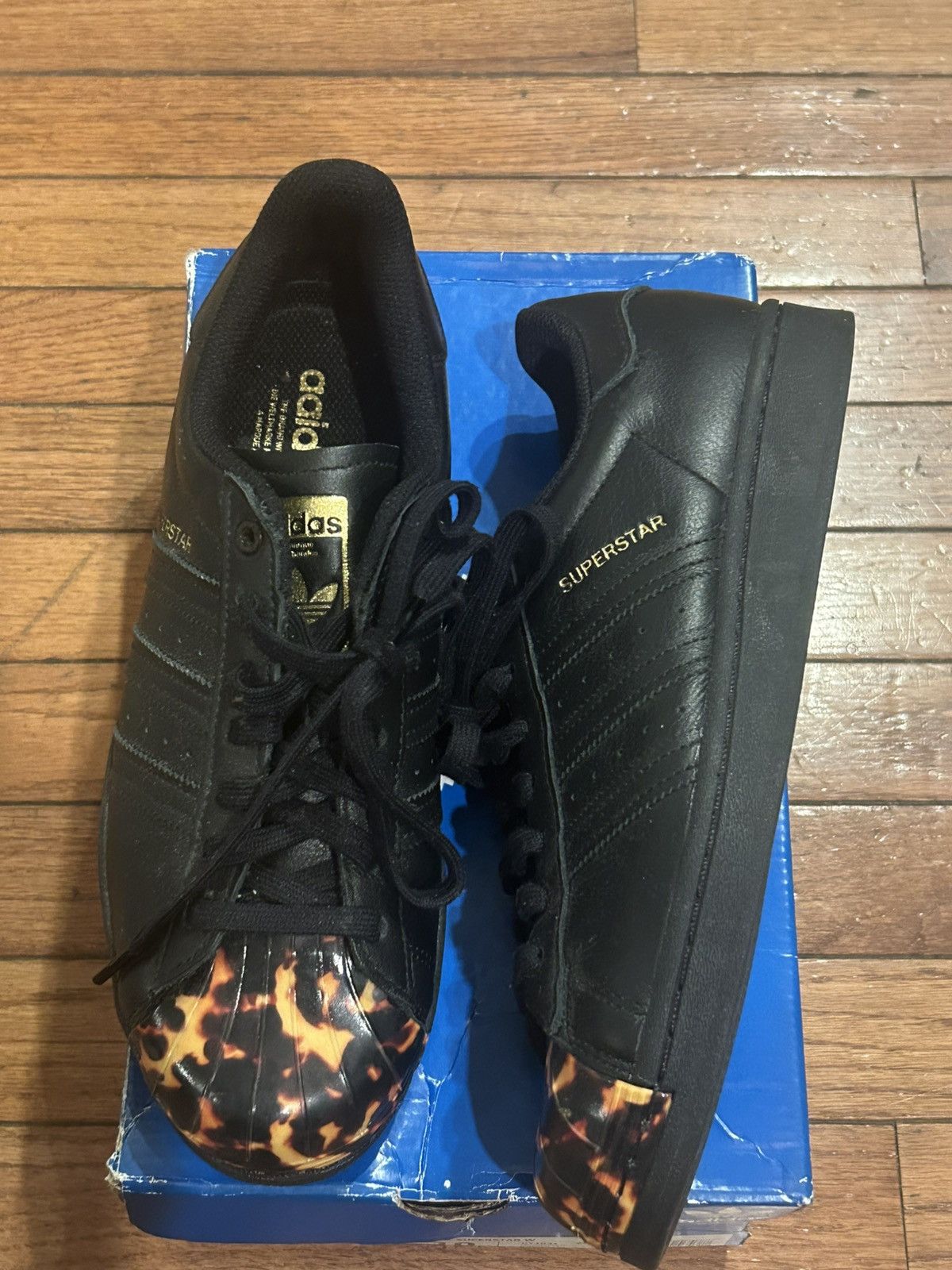 ADIDAS SUPERSTAR LOW LEATHER SNEAKER