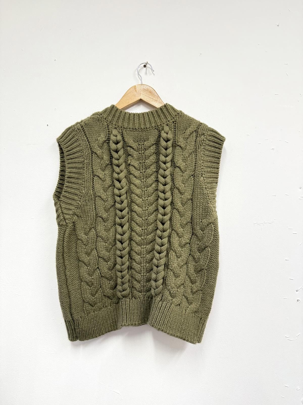 Zara Zara Women's Olive Green Cable Knit Sleeveless Sweater Vest Size S / US 4 / IT 40 - 3 Thumbnail
