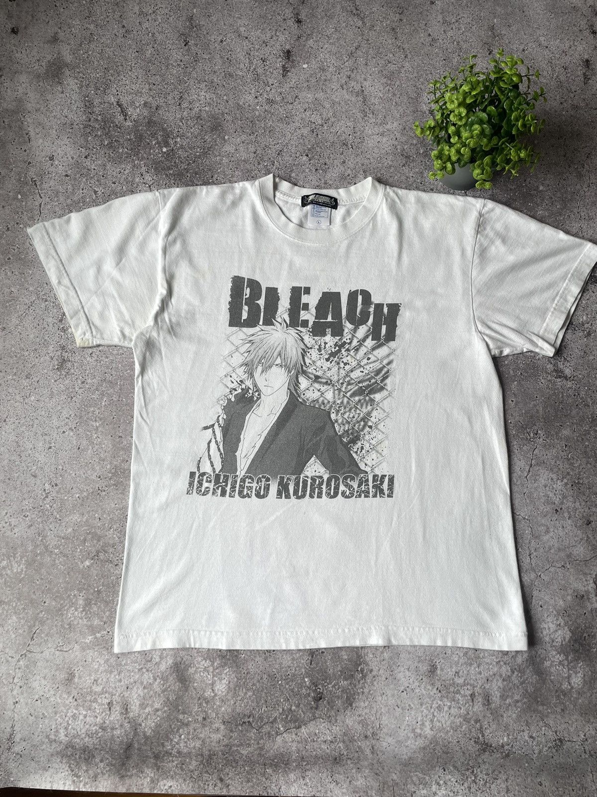 Anime Vintage Y2K 2000s Bleach Shirt Anime Manga Ichigo Kurosaki L Size US L / EU 52-54 / 3 - 1 Thumbnail