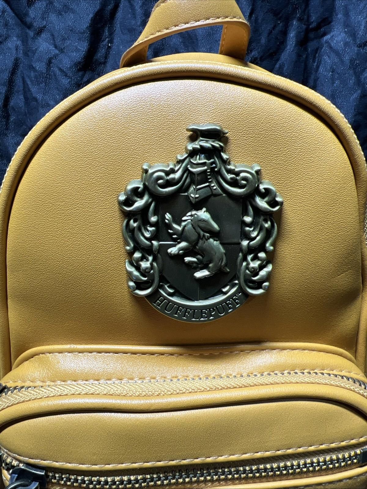 Other Harry Potter Hufflepuff Crest Mini Backpack NEW Universal Size ONE SIZE - 2 Thumbnail