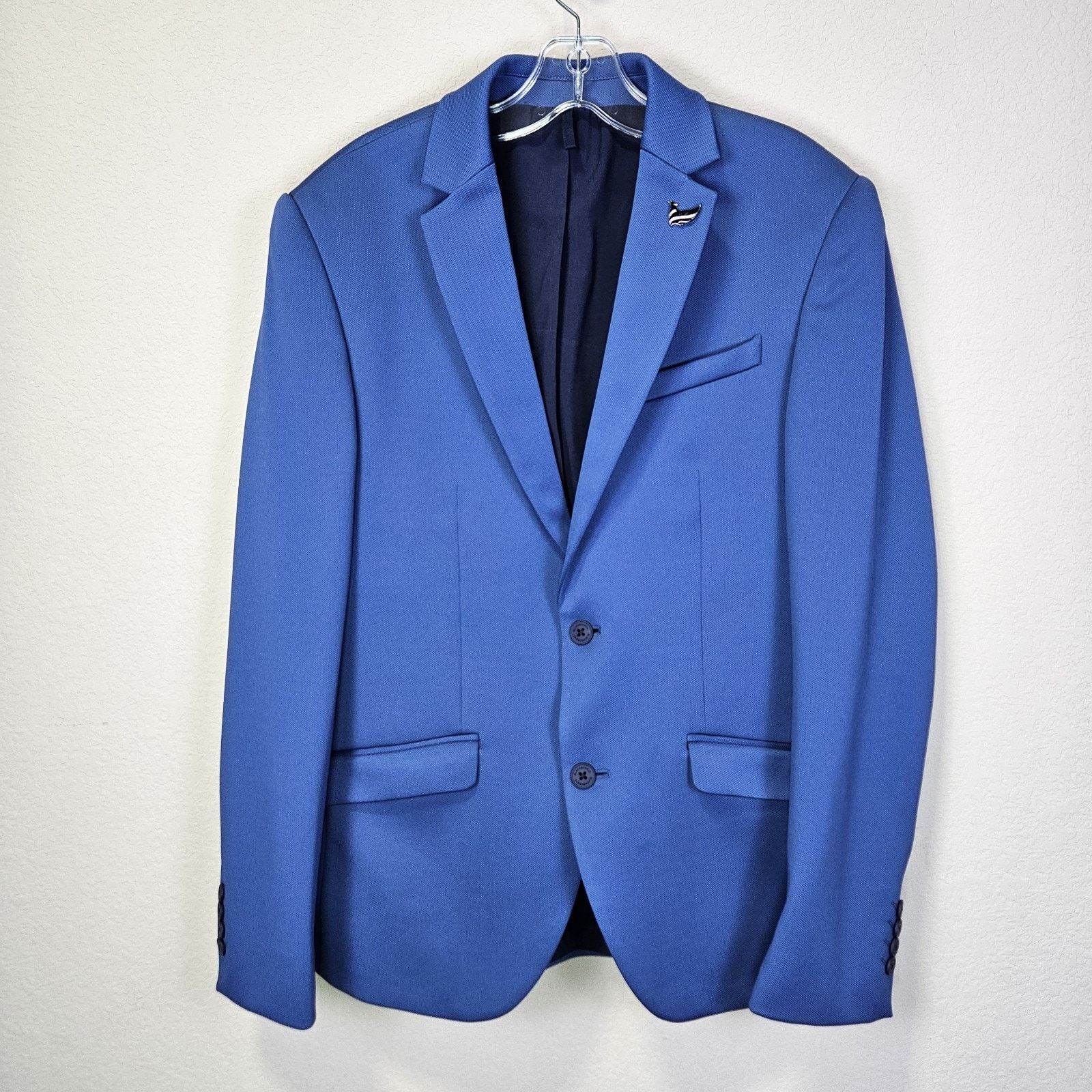 Blackberrys Phoenix Fit Blazer with Lapel Pin