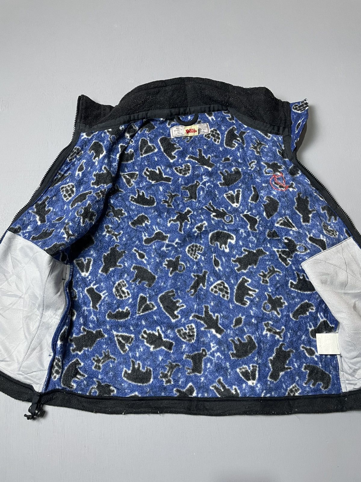 Fjallraven Vintage fjallraven polartec wildwear full print fleece vest Size US S / EU 44-46 / 1 - 3 Thumbnail