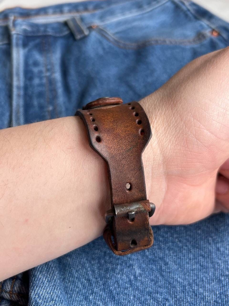 Japanese Brand × Vintage Vintage Brown Full Leather Japanese style futuristic Watch Size ONE SIZE - 7 Thumbnail