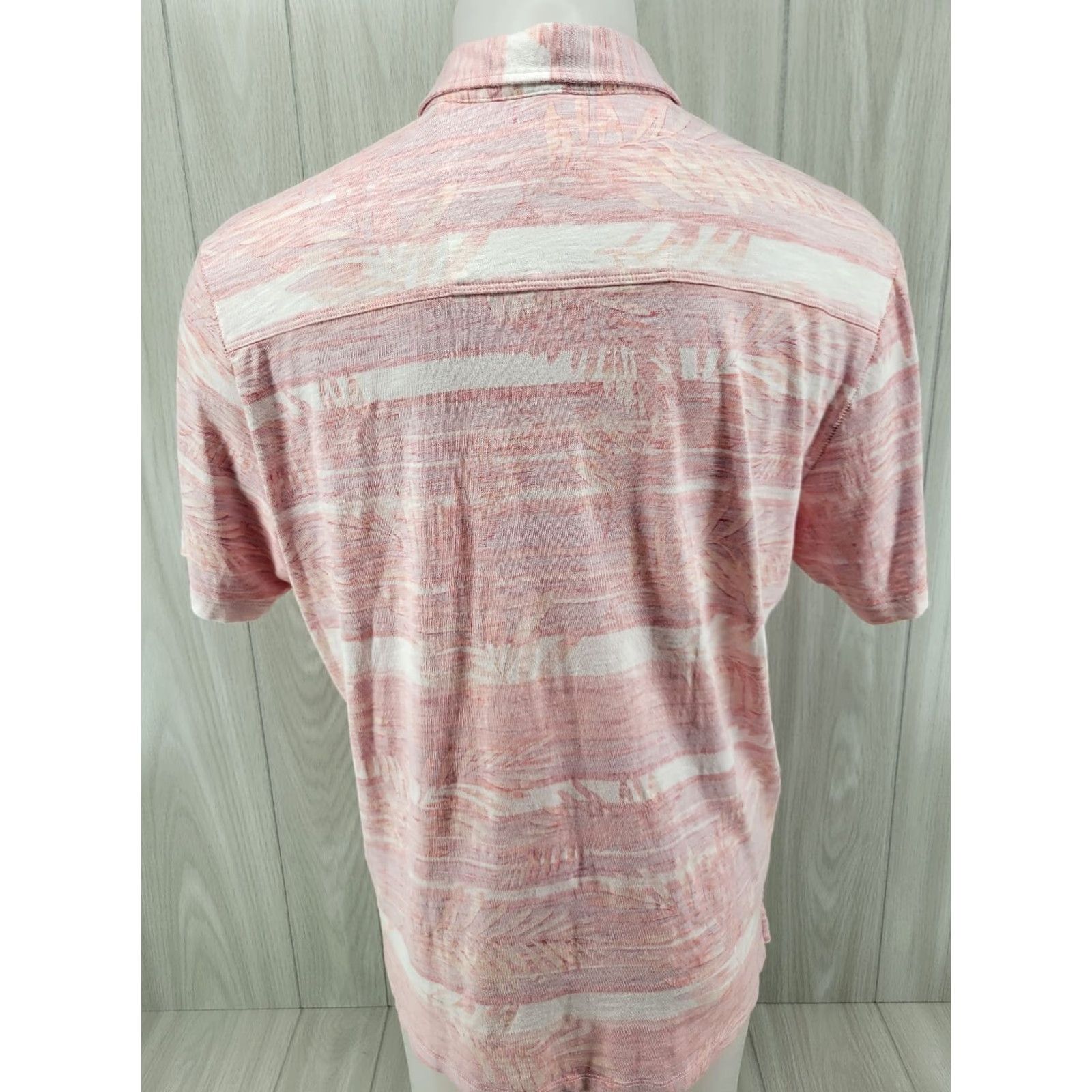 Tommy Bahama Tommy Bahama Polo Pink Mens Size Large 1/4 Button Shirt Casual Hawaiian Bahamas Vacation Beach Golf Short Sleeve Pattern Palm Trees 90s? Size US L / EU 52-54 / 3 - 6 Thumbnail