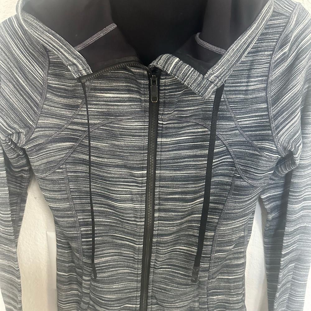 Lululemon Lululemon Hooded Define Jacket Nulu Heathered Black/White 6 Size M / US 6-8 / IT 42-44 - 4 Thumbnail