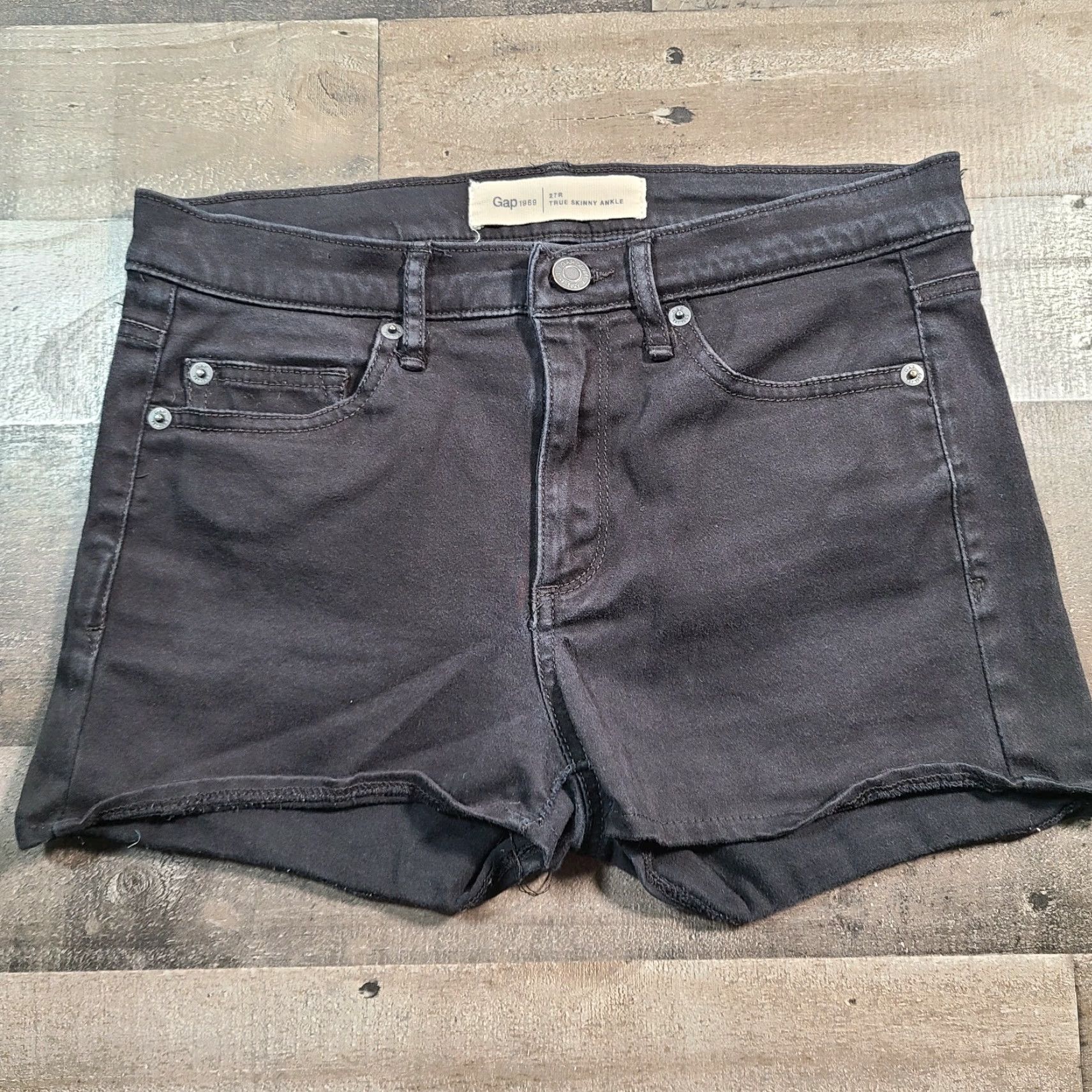 Gap Gap Shorts Womens 27R Black Denim Mid Rise Zip Closure 5-Pocket Casual Summer 1969 Brand Gap Mens? Size 27" / US 4 / IT 40 - 2 Thumbnail