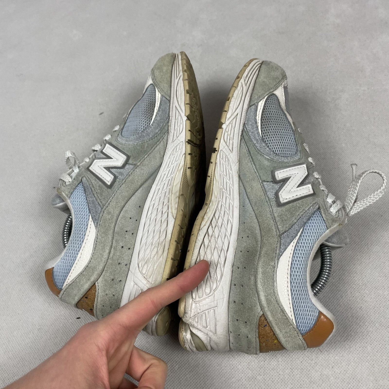 New Balance New Balance 2002R M2002RSD Mens Gray Sneaker Lace Up Shoes 9 Size US 9 / EU 42 - 3 Thumbnail