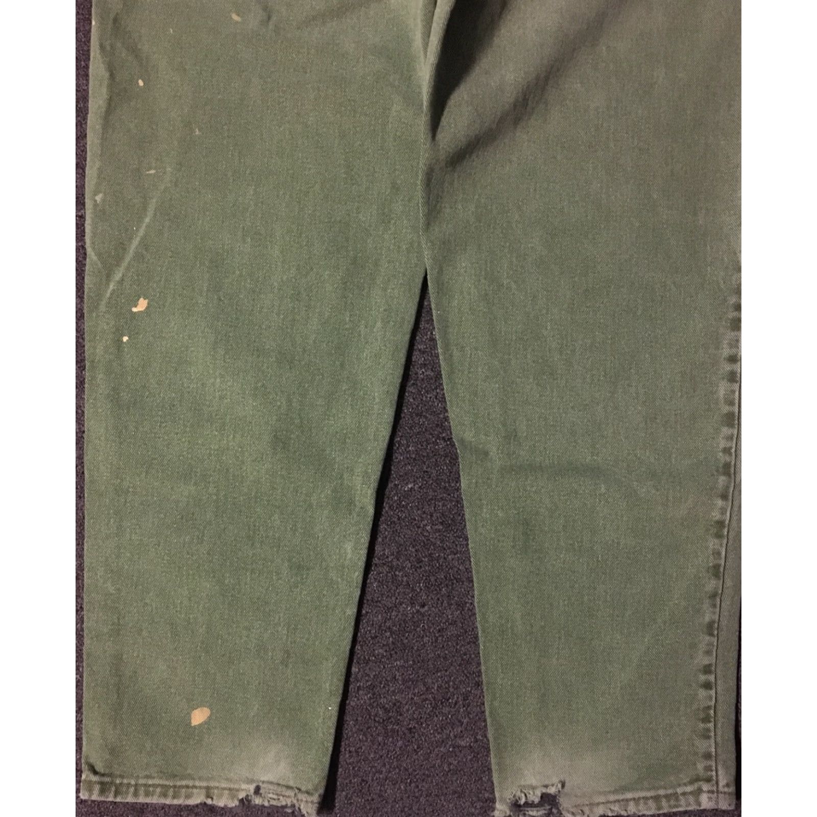Levi's VINTAGE Levi’s Jeans Main Selling Point Levi’s 560 Tapered Mens 38 Green Denim 90s Grunge Paint Distressed 80s 90s Biker Rock USA Size US 38 / EU 54 - 4 Thumbnail