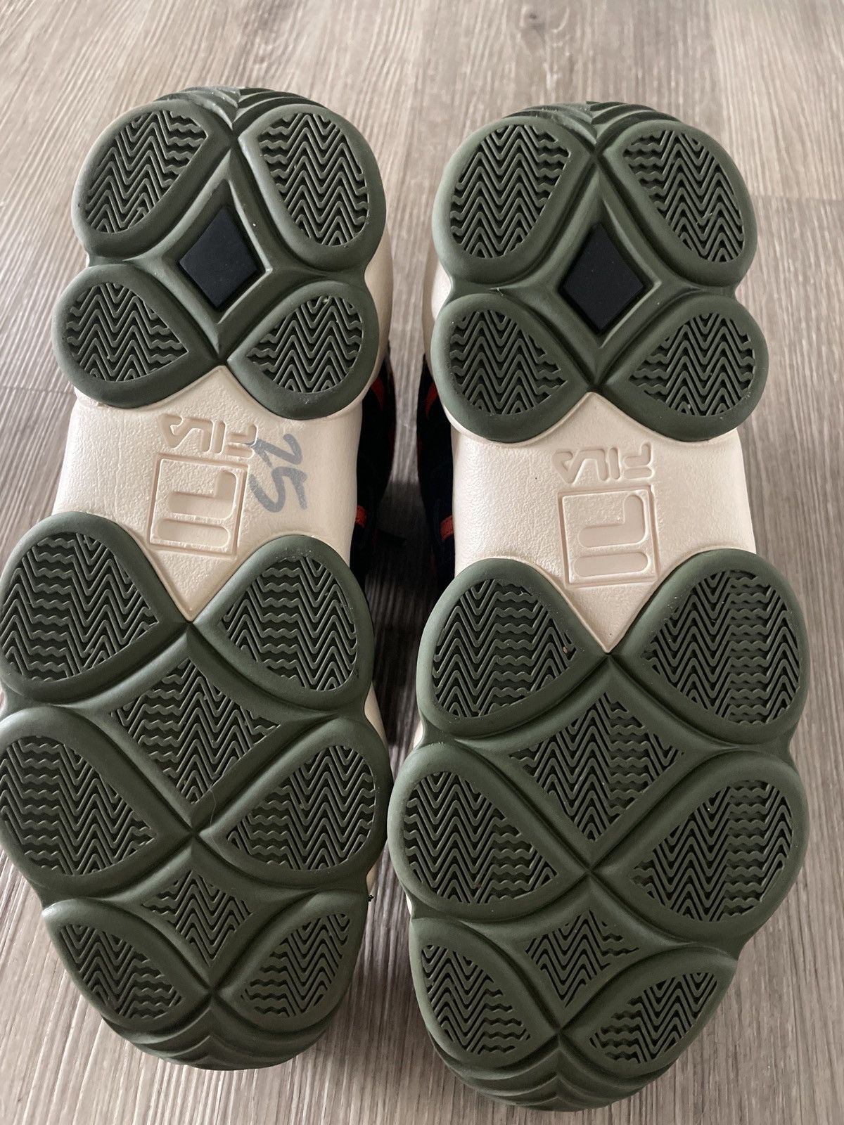 Fila Fila Basketball shoes Size US 9 / EU 42 - 5 Thumbnail