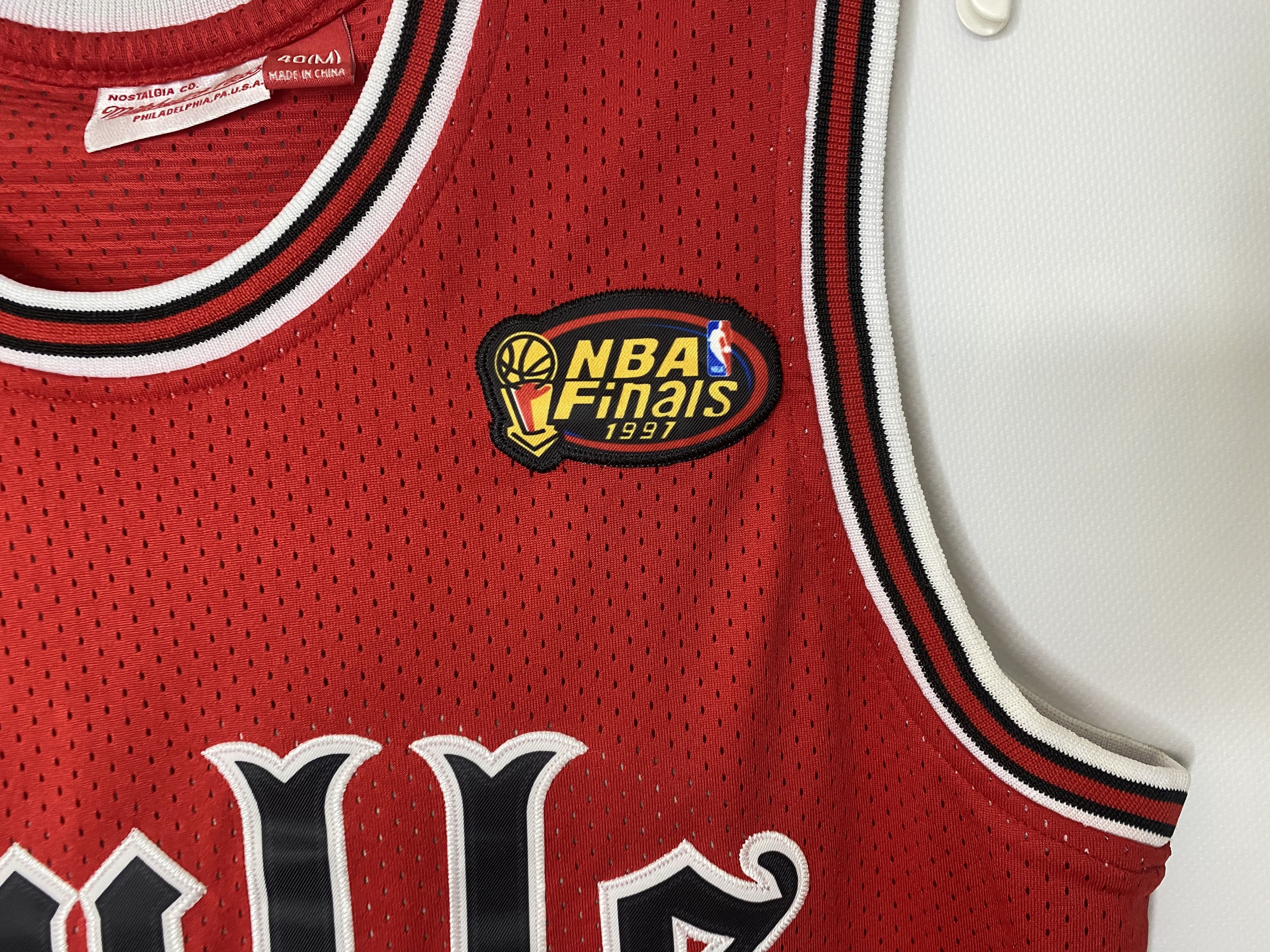 Mitchell & Ness × NBA JORDAN #23 CHICAGO BULLS NBA 1997-98 BASKETBALL JERSEY SHIRT Size US M / EU 48-50 / 2 - 5 Thumbnail