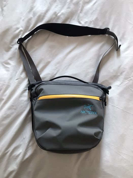 Arc'Teryx Arc'teryx Beams Arro 8 Shoulder Bag | Grailed