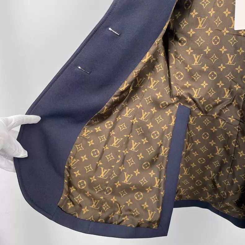 Louis Vuitton Louis Vuitton Dark Blue Preppy Badge Blazer jacket Size XS / US 0-2 / IT 36-38 - 6 Thumbnail