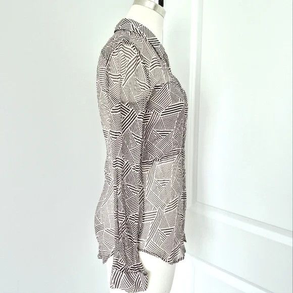 Theory Darlia B&W Silk Striped Collared V-Neck Long Slv Blouse Size S / US 4 / IT 40 - 5 Thumbnail