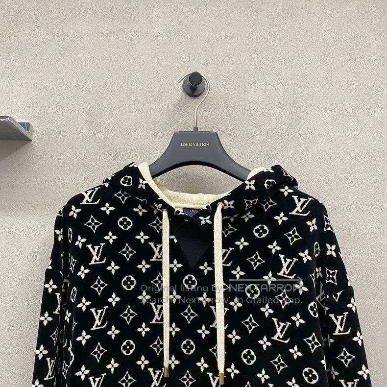 Louis Vuitton Louis Vuitton Full Logo Black Hooded Sweatshirt Size US M / EU 48-50 / 2 - 5 Thumbnail