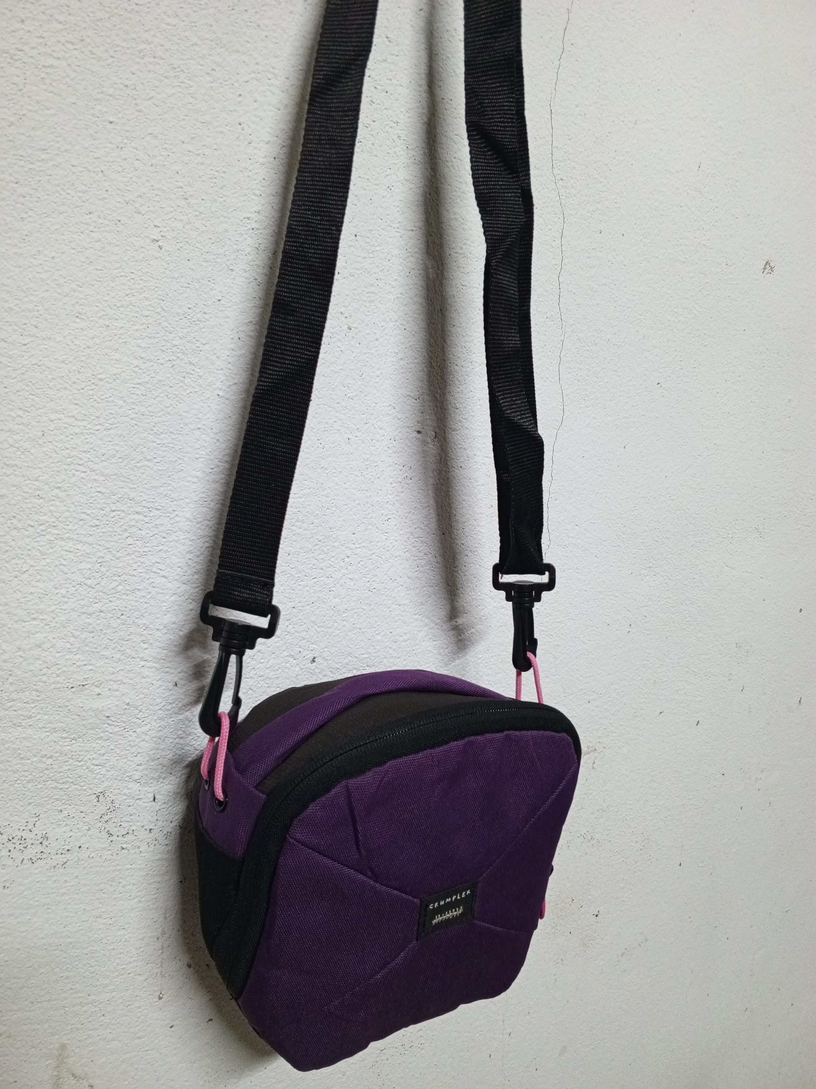 Crumpler 💥BINDING OFFER💥CRUMPLER SLIMBAG 🟣 Size ONE SIZE - 5 Thumbnail