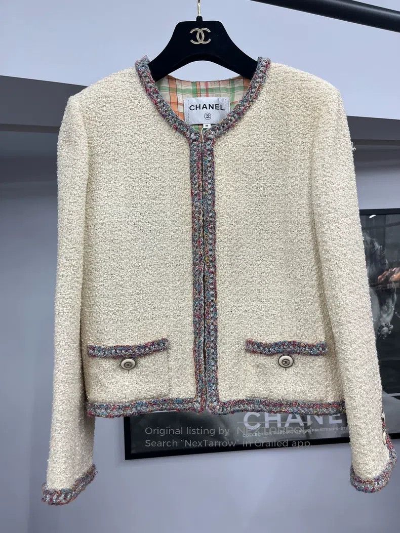 Chanel Chanel White tweed rolled-edged two-pocket jacket Size XS / US 0-2 / IT 36-38 - 1 Thumbnail