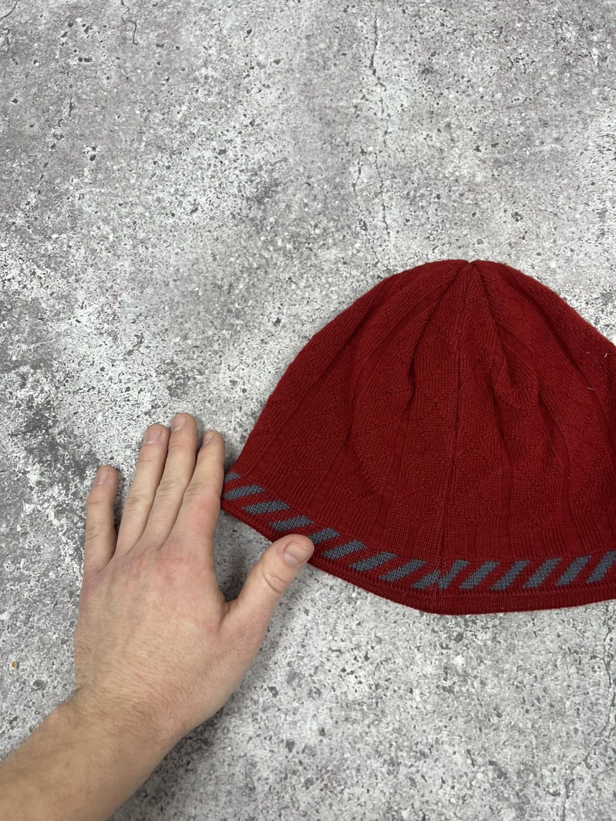 Oakley Vintage Oakley Beanie Hat Red Size ONE SIZE - 6 Thumbnail