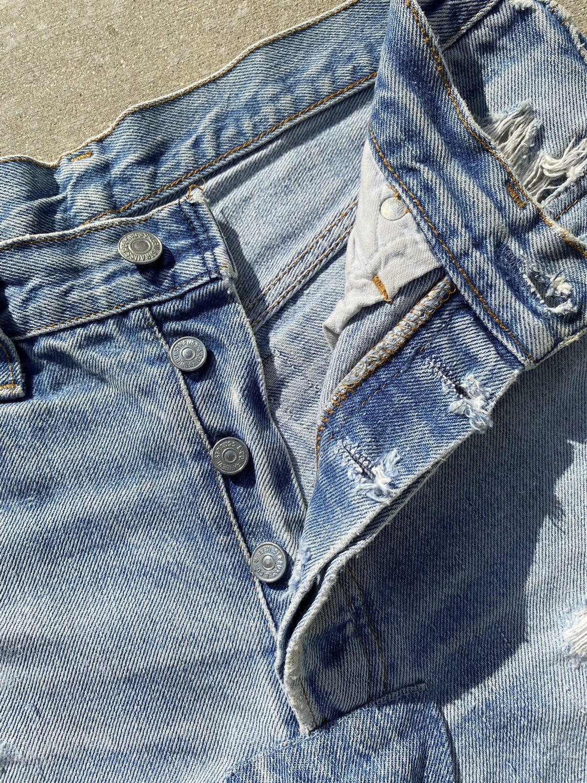 Levi's × Vintage VINTAGE Levi’s Cut Short Shorts Size 30" / US 8 / IT 44 - 4 Thumbnail