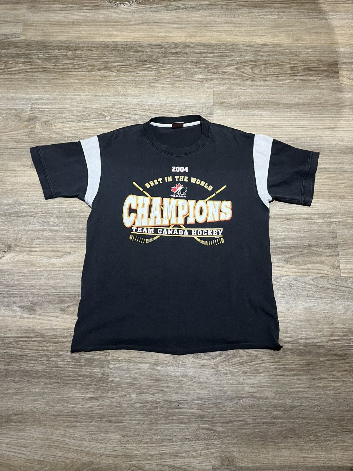 Vintage Team Canada Hockey tee Size US S / EU 44-46 / 1 - 1 Thumbnail