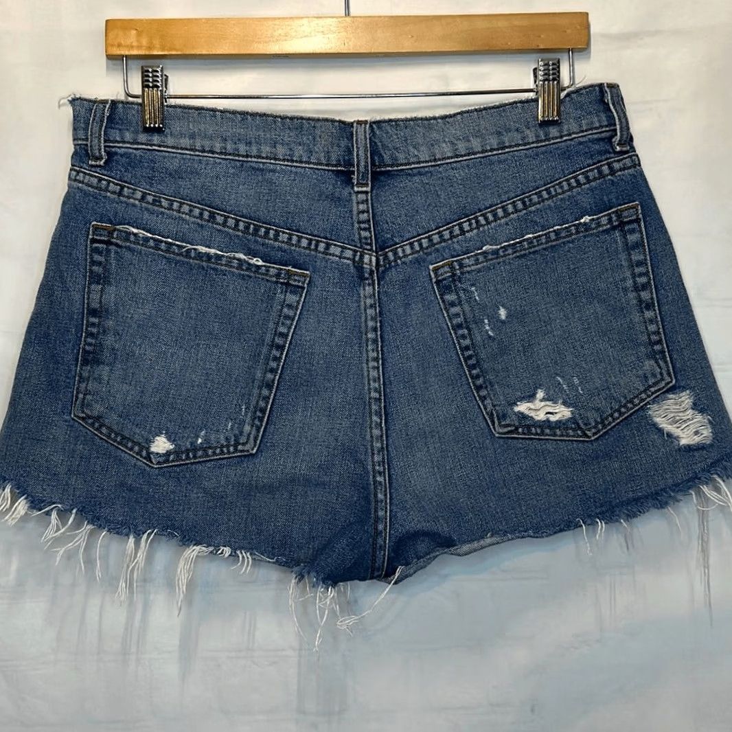 Reformation Reformation Distressed Cut Off Shorts size 30 Button Fly Womens Blue 30 Women Shorts Size 30" / US 8 / IT 44 - 4 Thumbnail