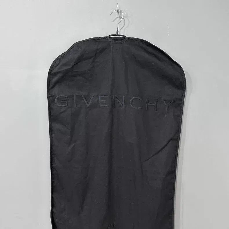 Givenchy Givenchy White Lock Closure High-End Suit Size US M / EU 48-50 / 2 - 6 Thumbnail