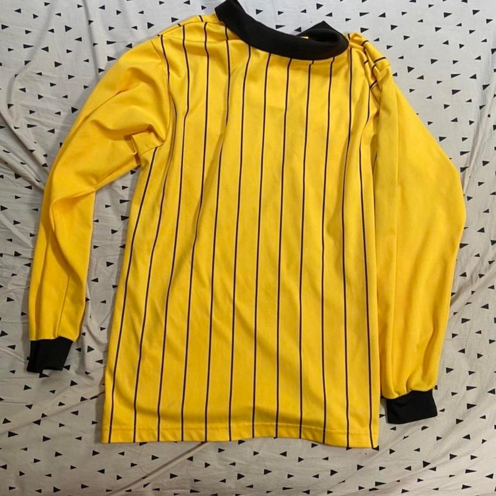 Vintage Vintage yellow and black soccer jersey Size US L / EU 52-54 / 3 - 2 Thumbnail
