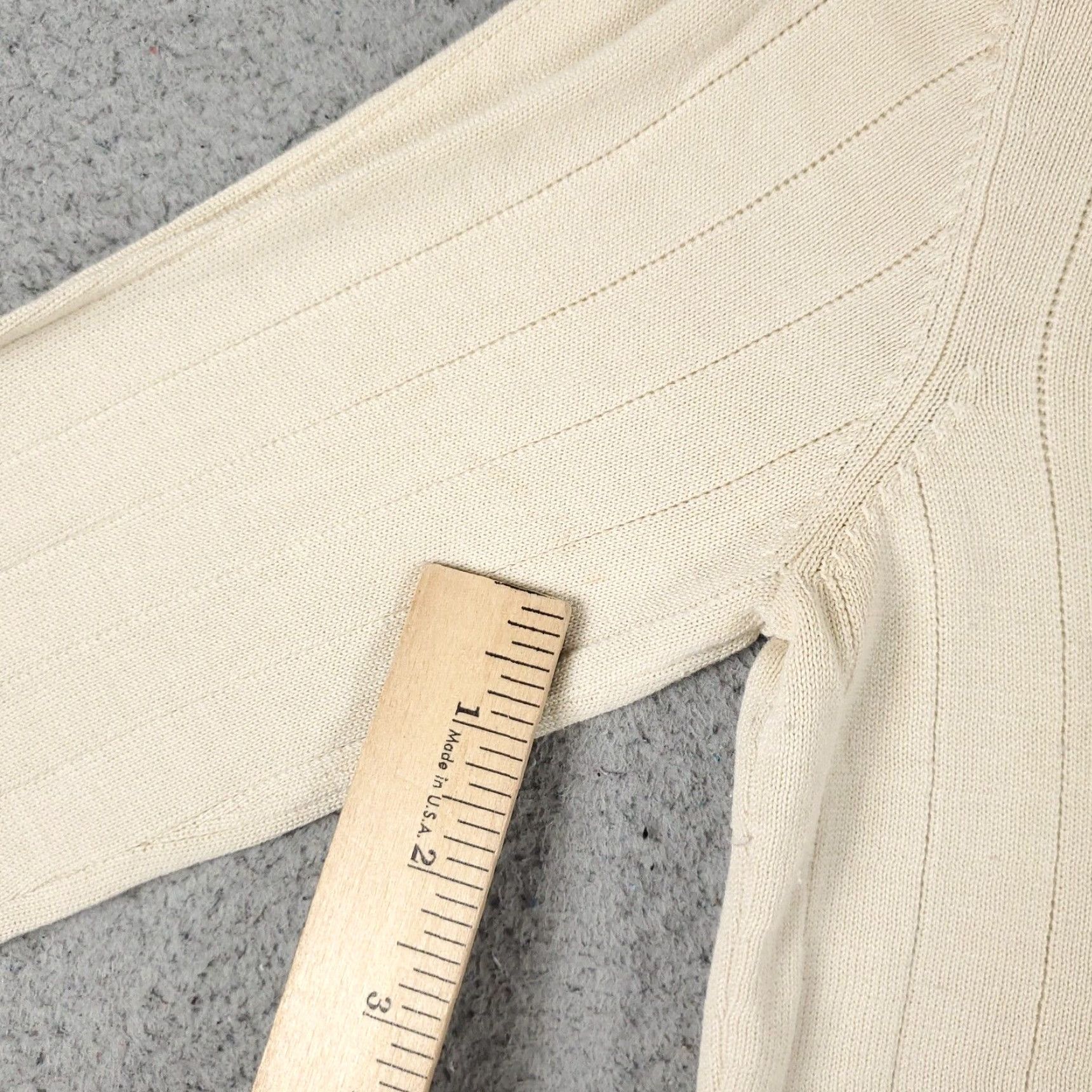 Tommy Hilfiger Tommy Hilfiger Women's T-Shirt Small Beige Long Sleeve Pullover Casual Crew Neck Size S / US 4 / IT 40 - 5 Thumbnail