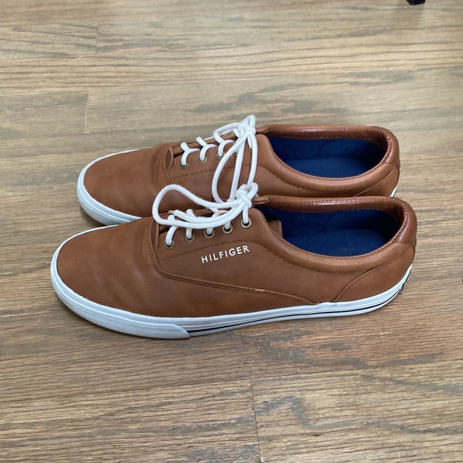 Tommy Hilfiger Tommy Hilfiger Tan Sneaker Size 9.5 Size US 9.5 / EU 42-43 - 3 Thumbnail