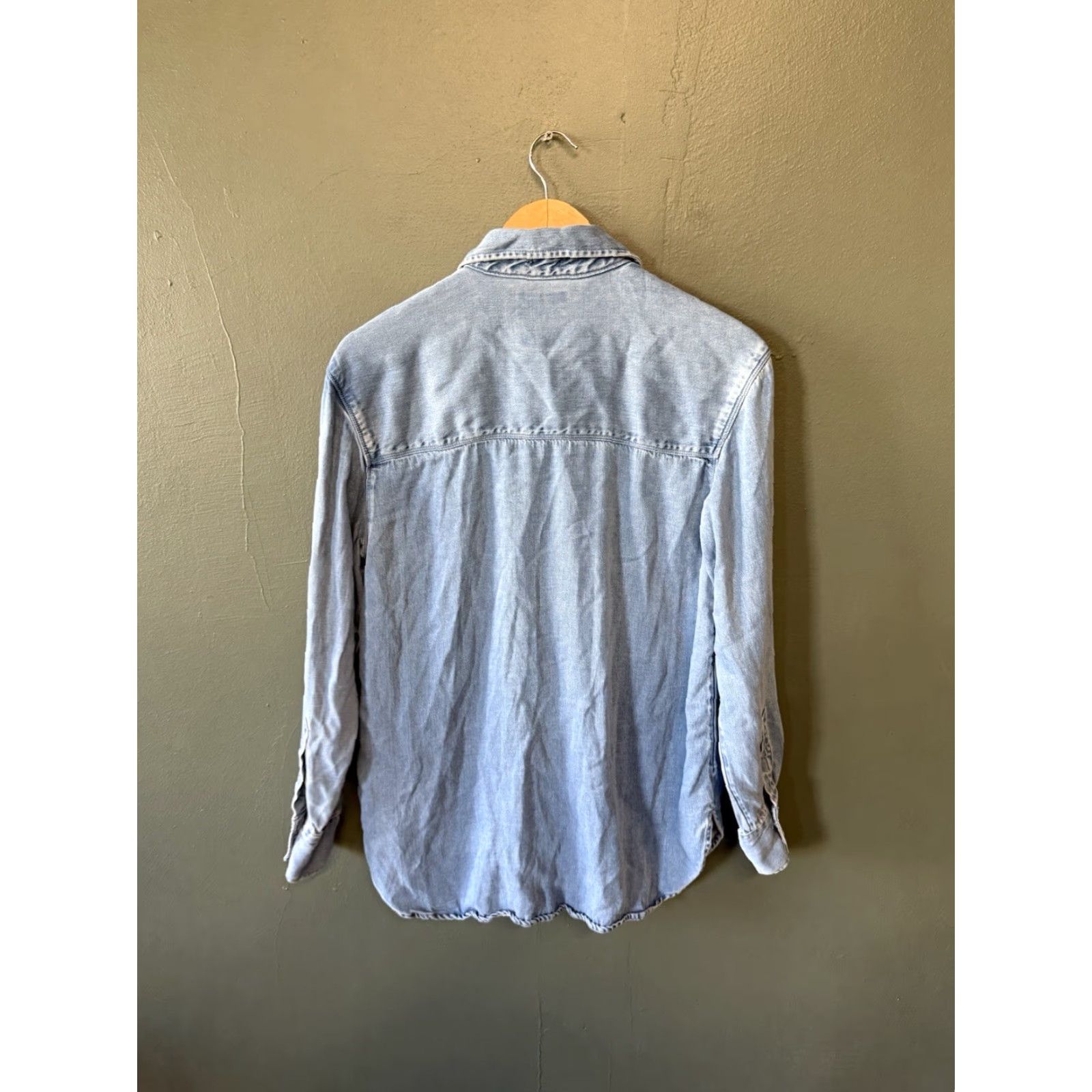 Abercrombie & Fitch Abercrombie & Fitch Womens Blue Denim Long Sleeve Oversized Button-Up Shirt XS Size XS / US 0-2 / IT 36-38 - 2 Thumbnail