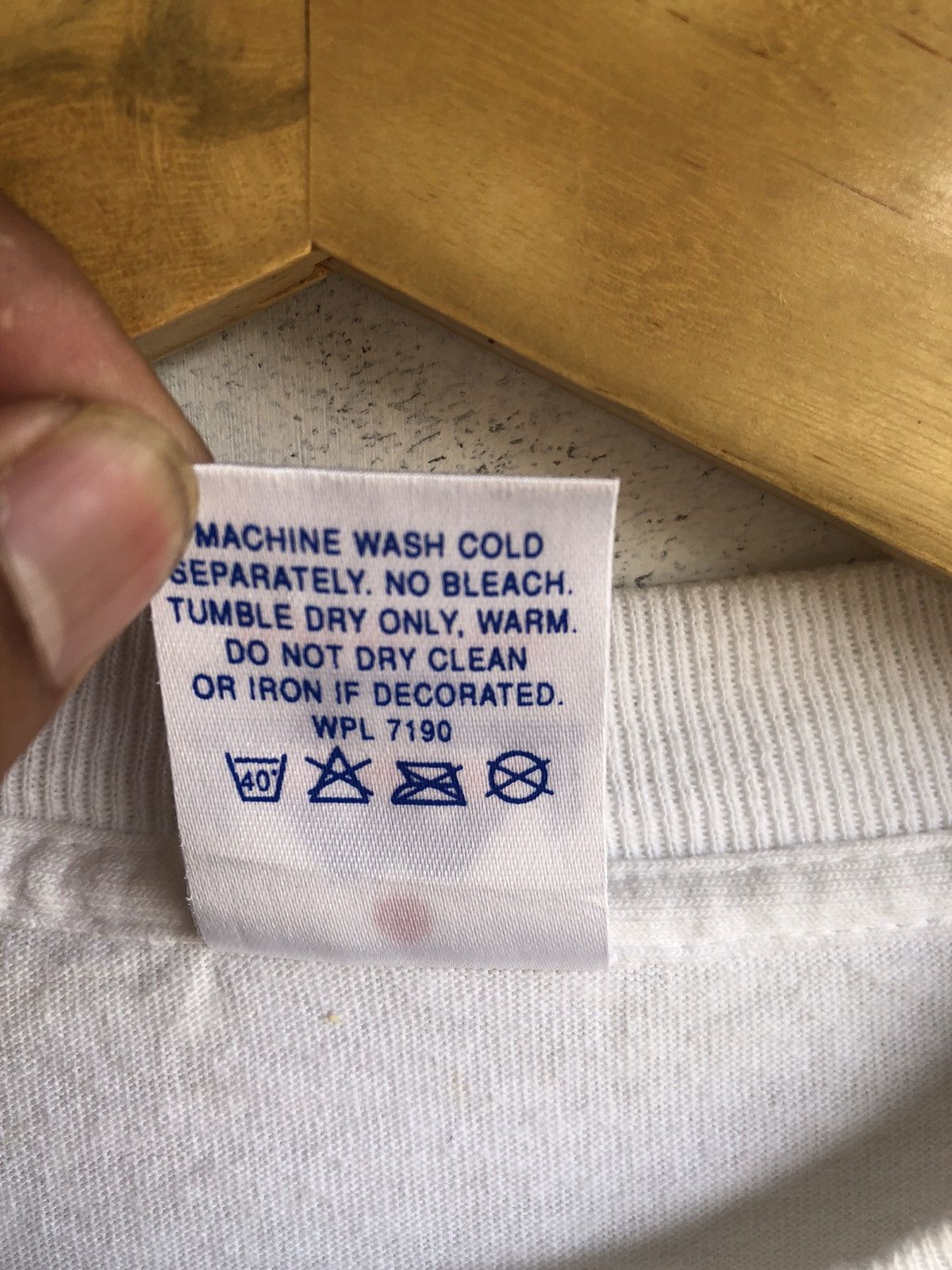 Japanese Brand 🔥RARE🔥Vintage 90s Hawaii Dolpin Big Logo Tshirt Size US L / EU 52-54 / 3 - 10 Thumbnail