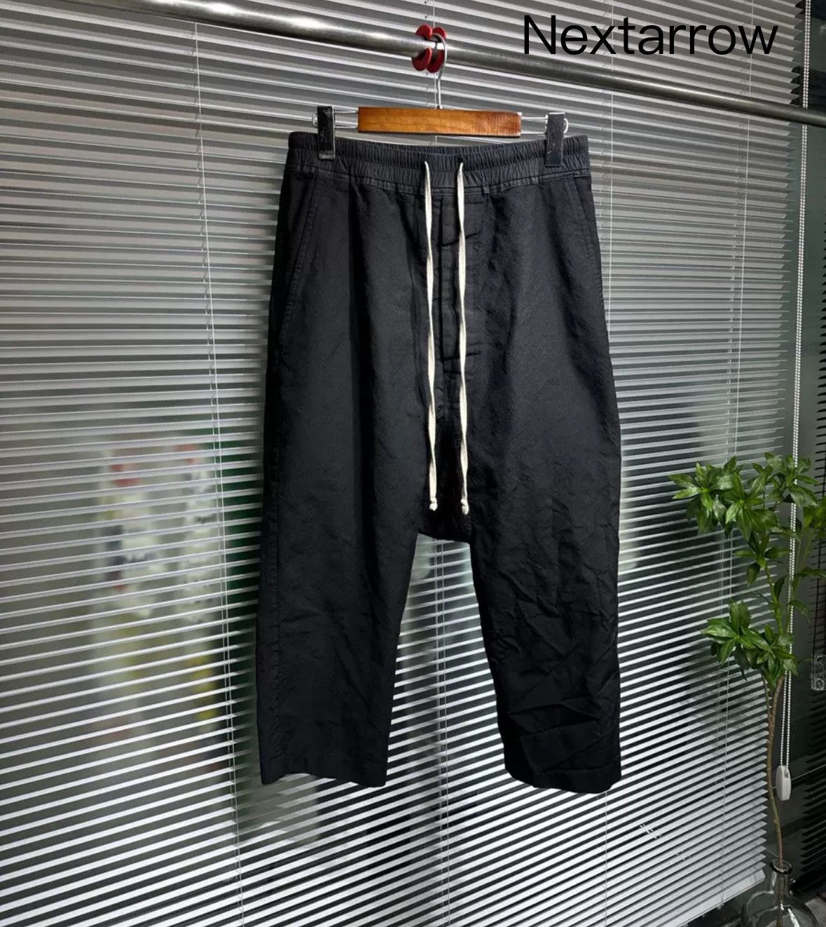Rick Owens Rick Owens low crotch harem pants, cropped pants Size US 34 / EU 50 - 1 Thumbnail