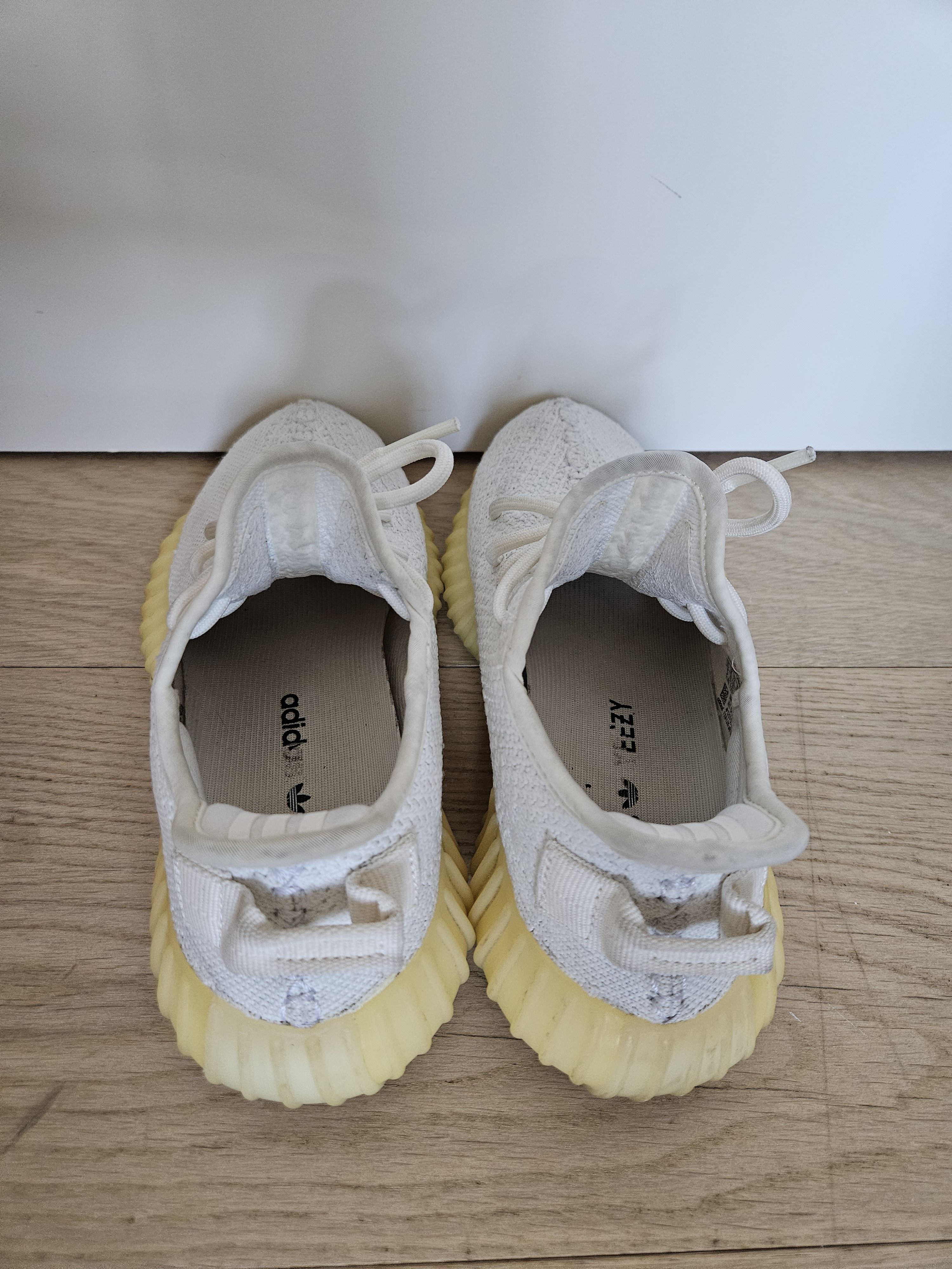 Adidas Yeezy Boost 350 v2 in Triple White - Men's US 5 Size US 5 / EU 37 - 3 Thumbnail