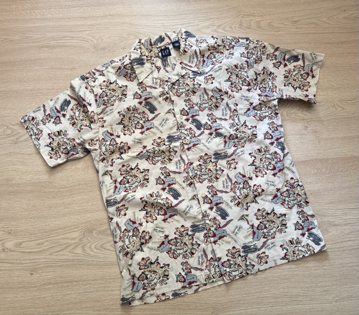 Gap Vintage 00’s GAP Over Print Hawaiian Style Shirt Size US XL / EU 56 / 4 - 1 Thumbnail