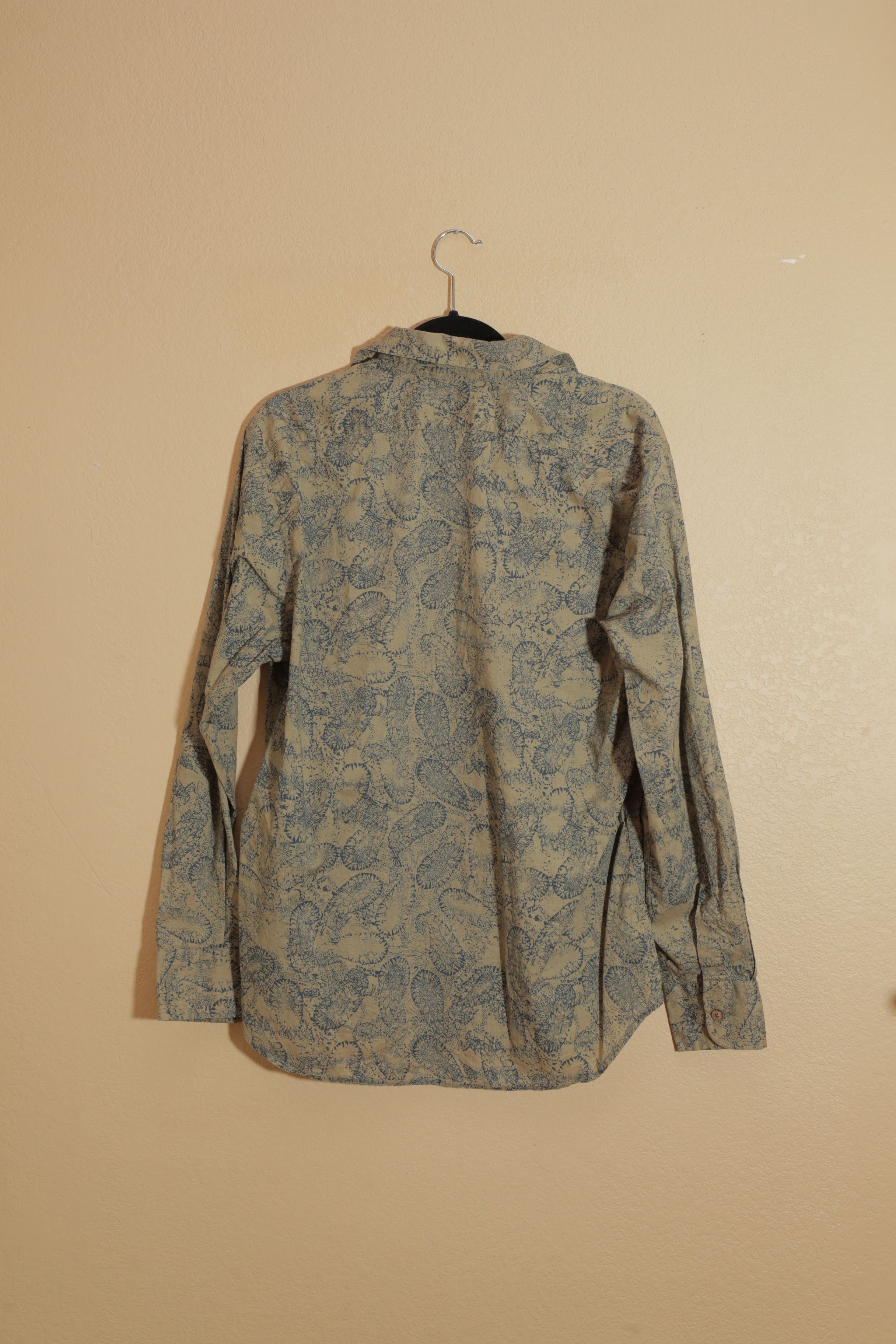 Express Express Brown Paisley 1/4 Button Long Sleeve Shirt (M) Size US M / EU 48-50 / 2 - 2 Thumbnail