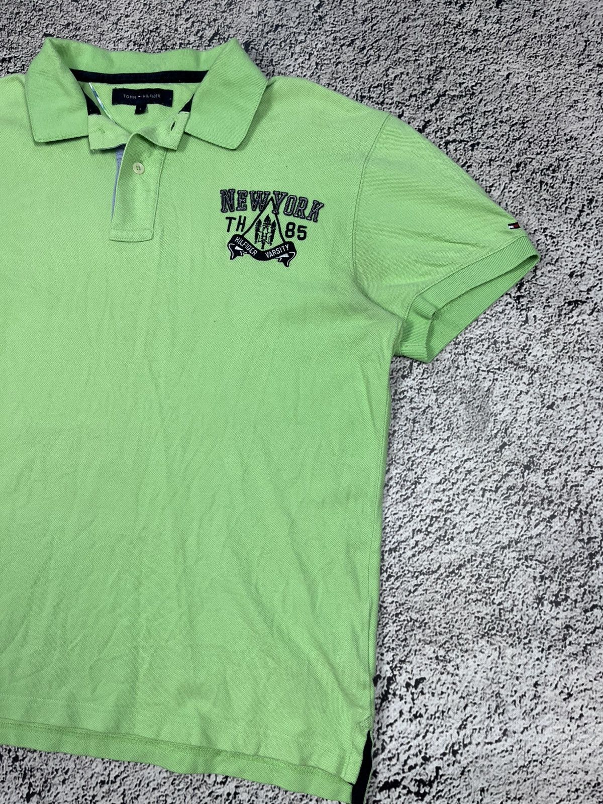 Tommy Hilfiger Vintage Y2K Tommy Hilfiger Polo Chief Keef style size L Size US L / EU 52-54 / 3 - 3 Thumbnail