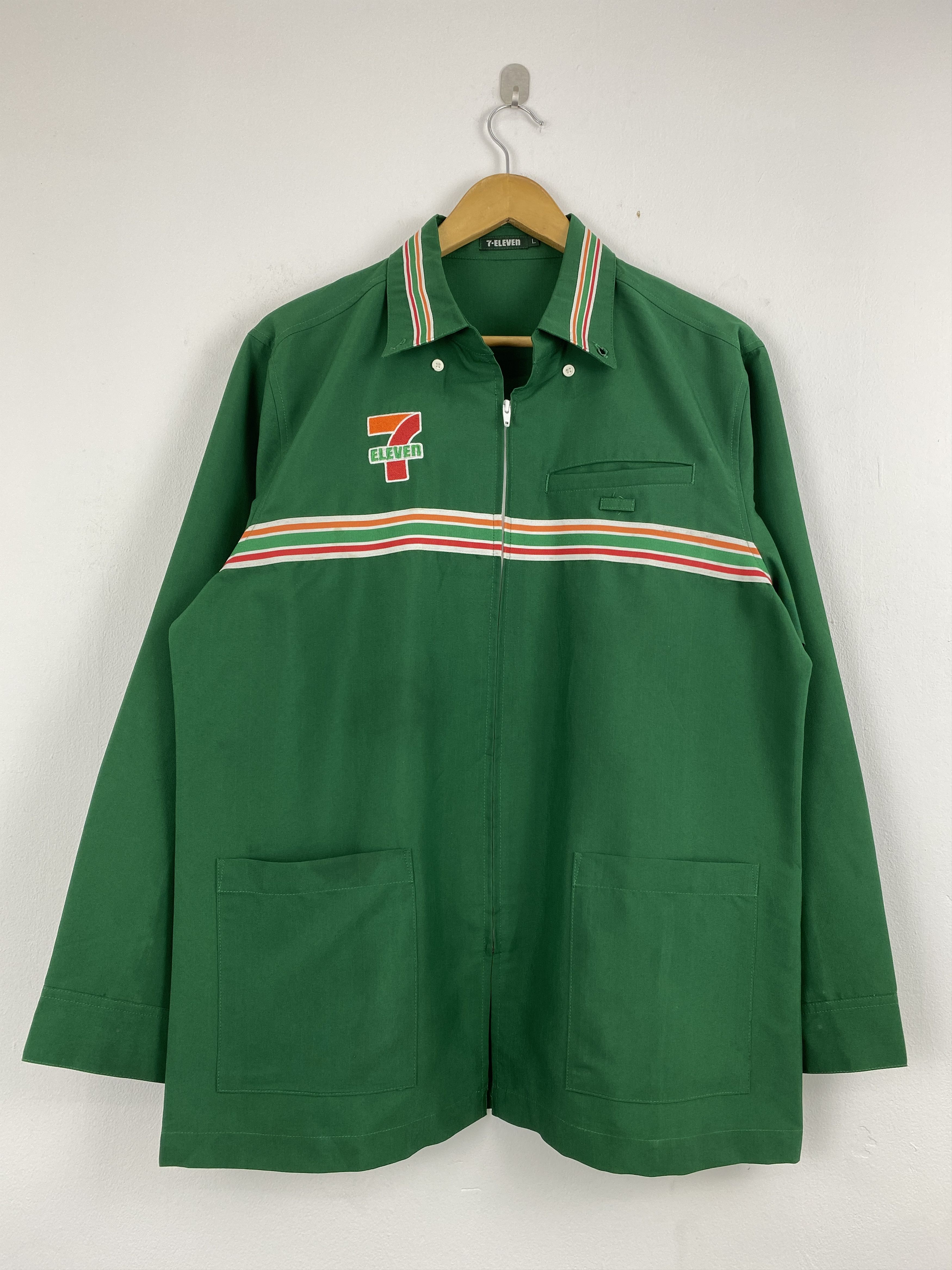 Japanese Brand Vintage 7Eleven Green Uniform Long Sleeve Jacket J2021 Size US L / EU 52-54 / 3 - 1 Thumbnail